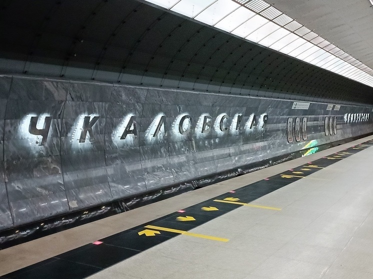 Екатеринбургское метро остановили из-за падения человека