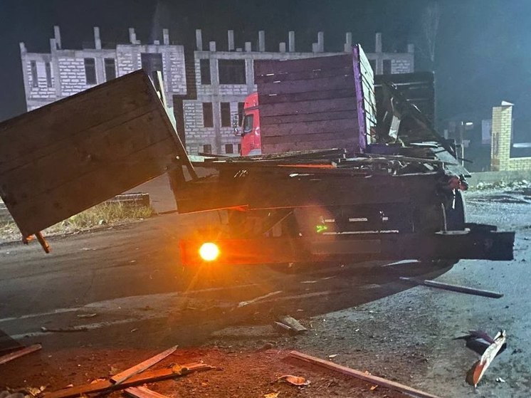 Спасатели заявили о нескольких пострадавших в аварии с фурами под Челябинском