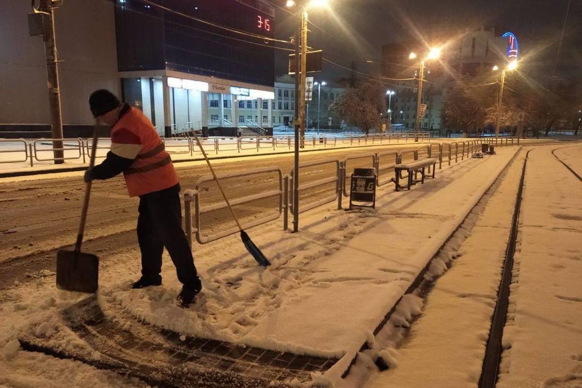 Повторяй снег. Волноваха челябинские дорожники. Снег в Челябинской области. В Челябинске дорожная служба фото.