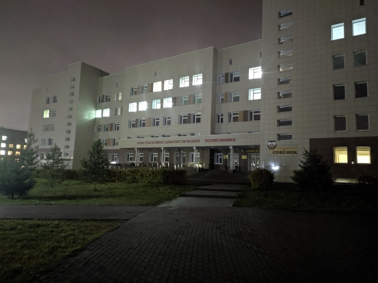 Бригада медиков из Москвы провела прием в Вологодской областной детской больнице