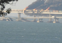 Крымский мост в настоящее время защищен с воздуха, воды и земли, поэтому вооруженные силы Украины не смогут его уничтожить, заявил в интервью NEWS