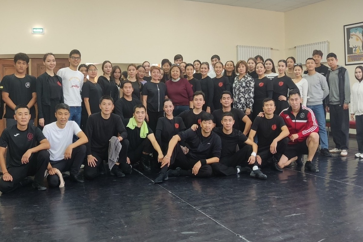 В Калмыкии юные танцоры побывали на репетиции «Тюльпана»