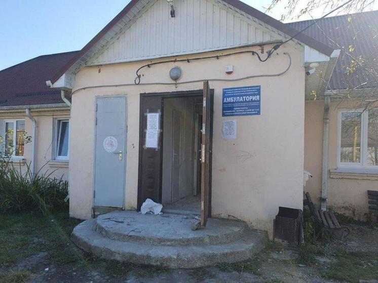 В станице Бакинской продолжают капремонт амбулатории