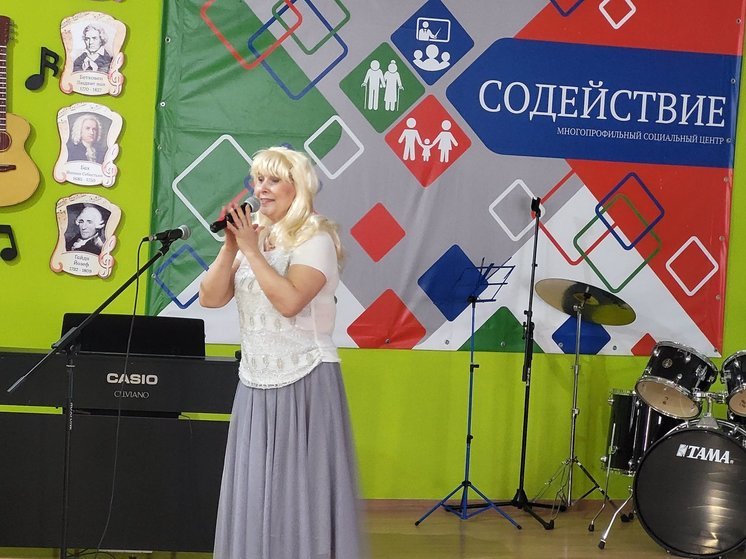 В Астрахани состоялся второй сезон конкурса пародий «Один в один»