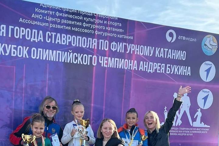 Юные фигуристки Калмыкии привезли медали с турнира