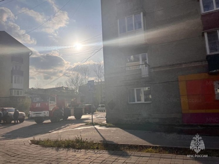 Балкон вспыхнул в квартире на проспекте Победы в Южно-Сахалинске