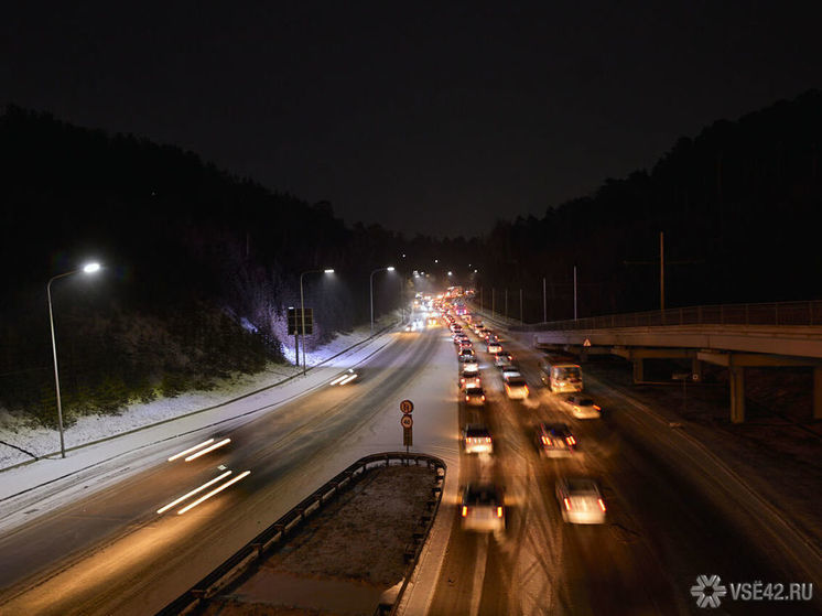 Пробки парализовали движение на дорогах в Кемерове