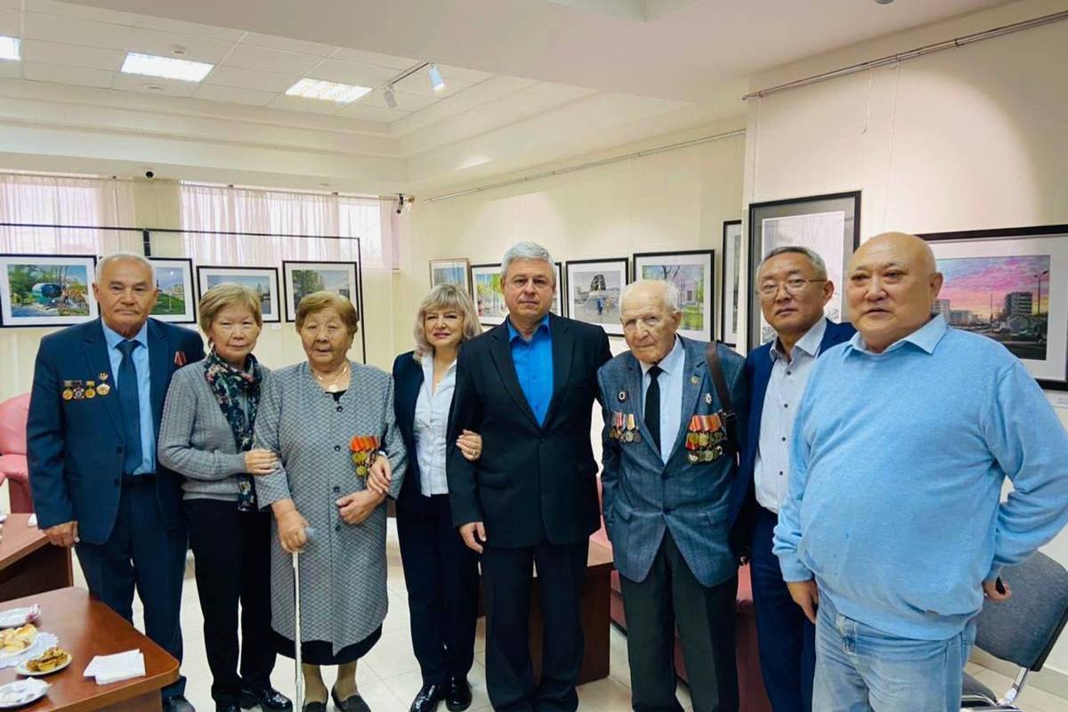 Жителям Калмыкии вручили медали «80 лет Сталинградской битве»