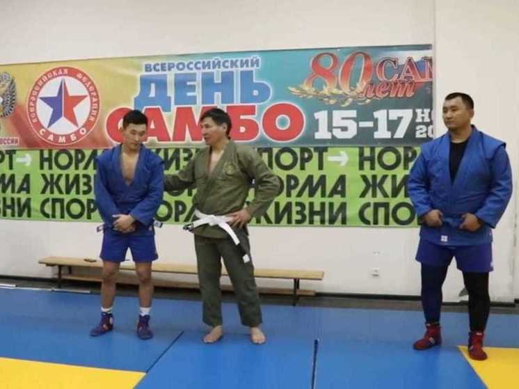 В Калмыкии продолжают чествовать чемпиона мира по самбо Эрдни Бадмаева