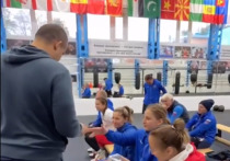 Президент Международной ассоциации бокса Умар Кремлев посетил тренировку женской сборной России по боксу, куда вошли и спортсменки из Бурятии