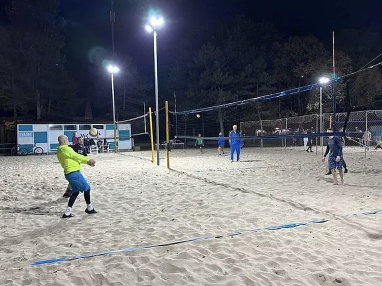 Волейбольные площадки благоустроили на Центральном пляже Анапы