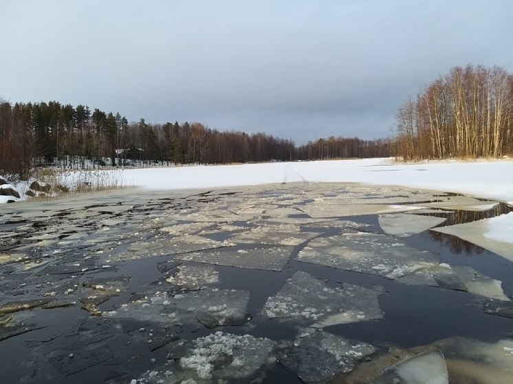 Жителей Мончегорска предупредили о штрафах за выход на неокрепший лед