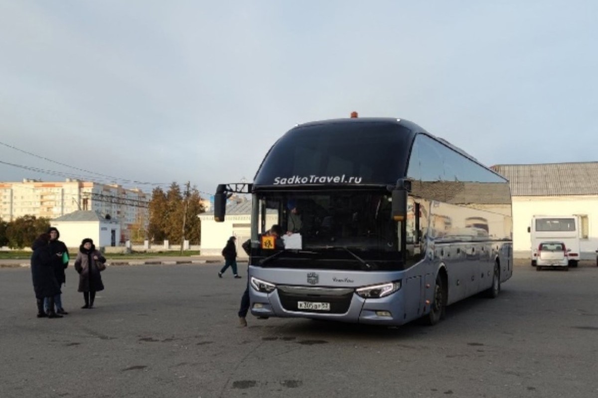 Новгородские школьники отправились в бесплатную поездку в Старую Руссу и Валдай