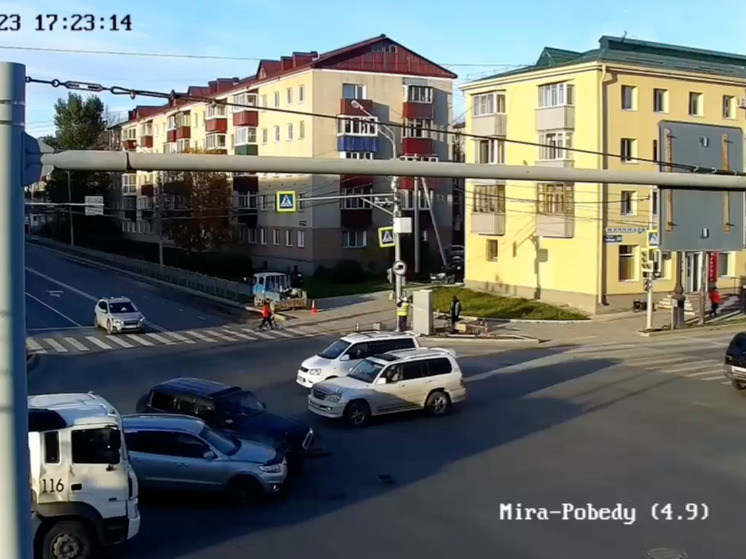 Неработающие светофоры спровоцировали ДТП в Южно-Сахалинске