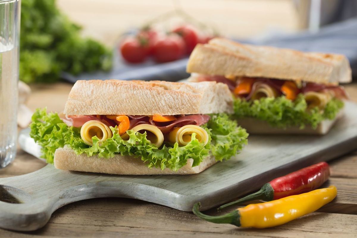 Калининградский врач объяснил, как сделать правильный бутерброд для перекуса