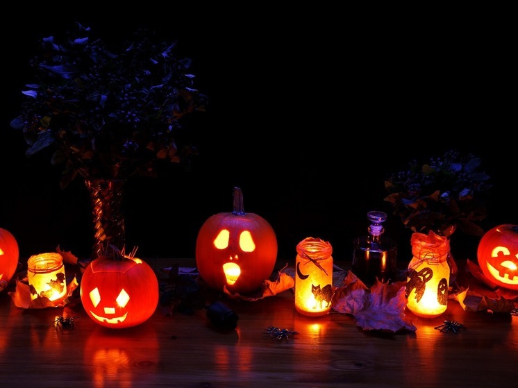 Тыквы и привидения: как создать праздничную атмосферу к Хэллоуину
