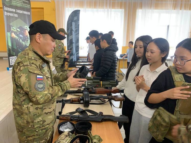 В Калмыкии школьников учили тактической медицине и подготовке