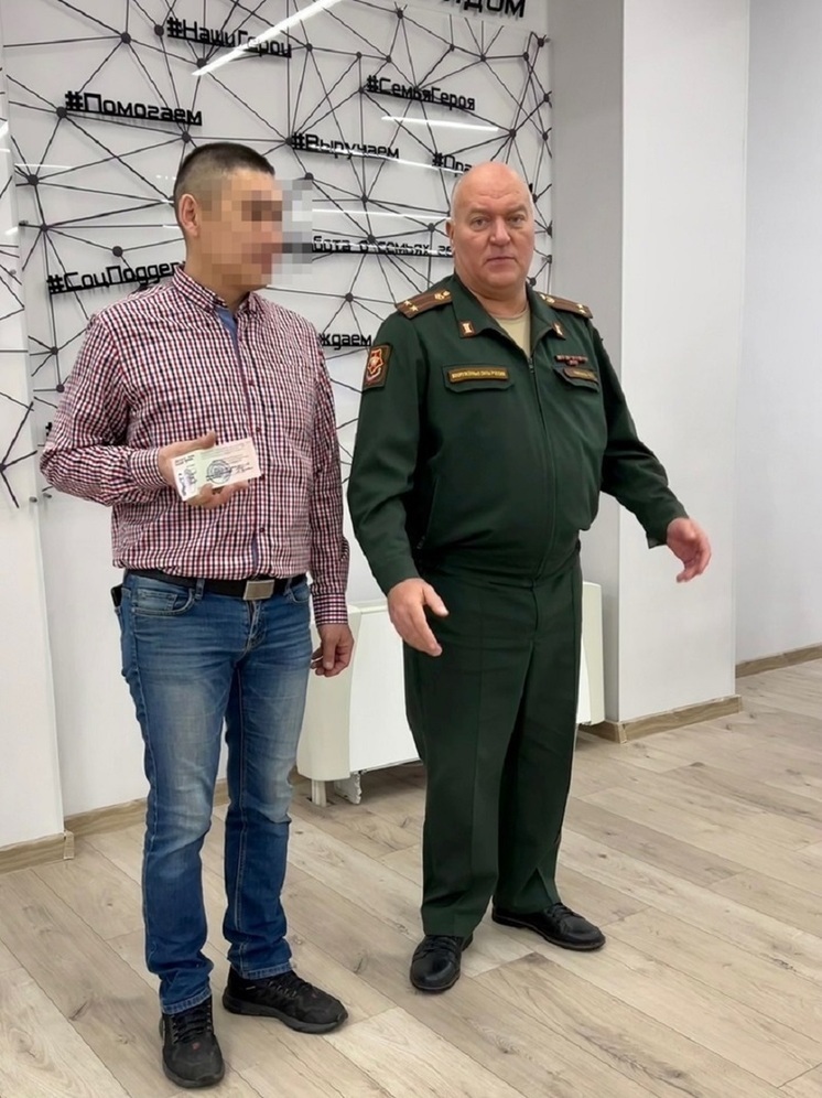 На Ямале еще 6 участников СВО получили удостоверения ветеранов боевых действий