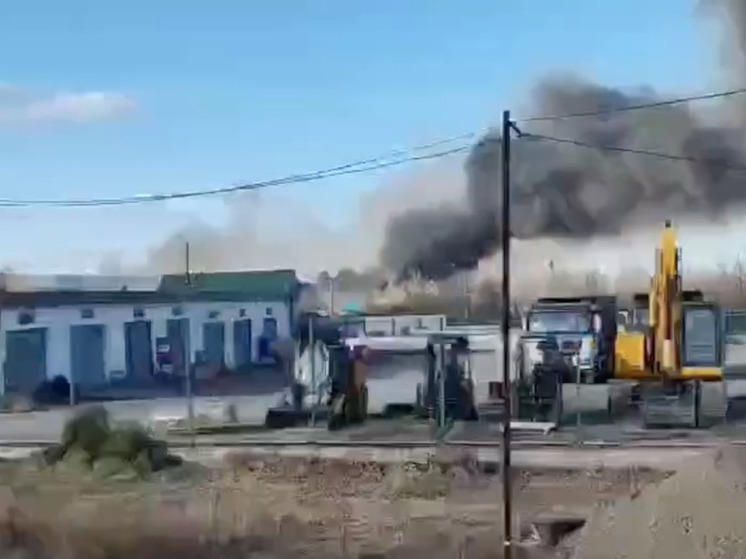 Столб черного дыма заметили в районе Черемушек в Чите