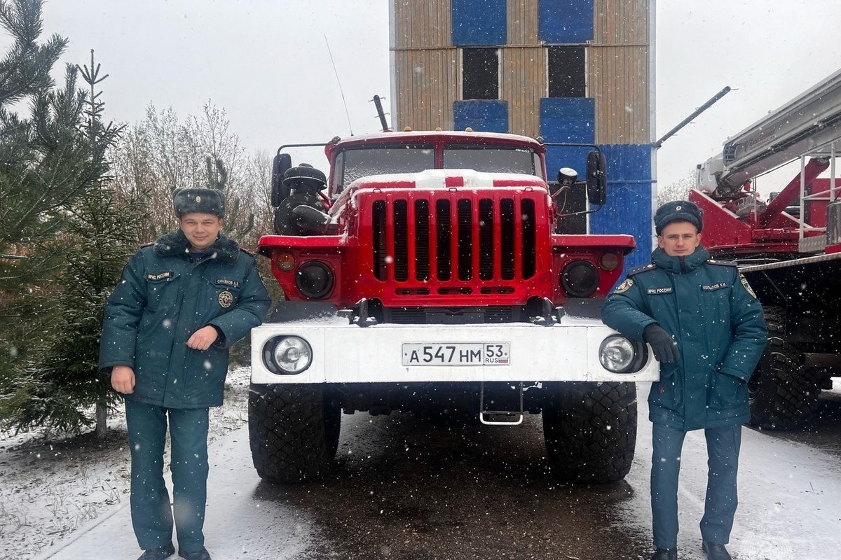 В МЧС Новгородской области назвали обязанности водителя пожарной машины
