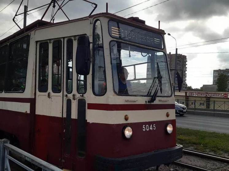 В центре Калининграда демонтирую троллейбусные провода