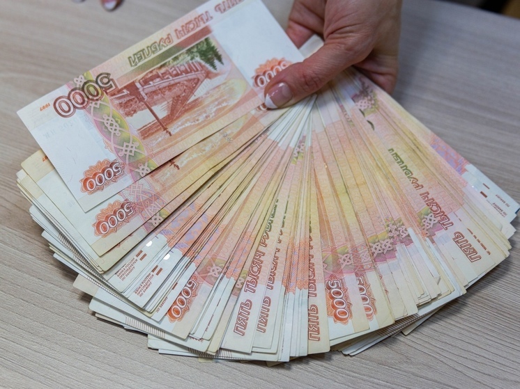 Никакого обмена не будет: томичей предупредили о новой схеме обмана с банкнотами достоинством 5000 рублей
