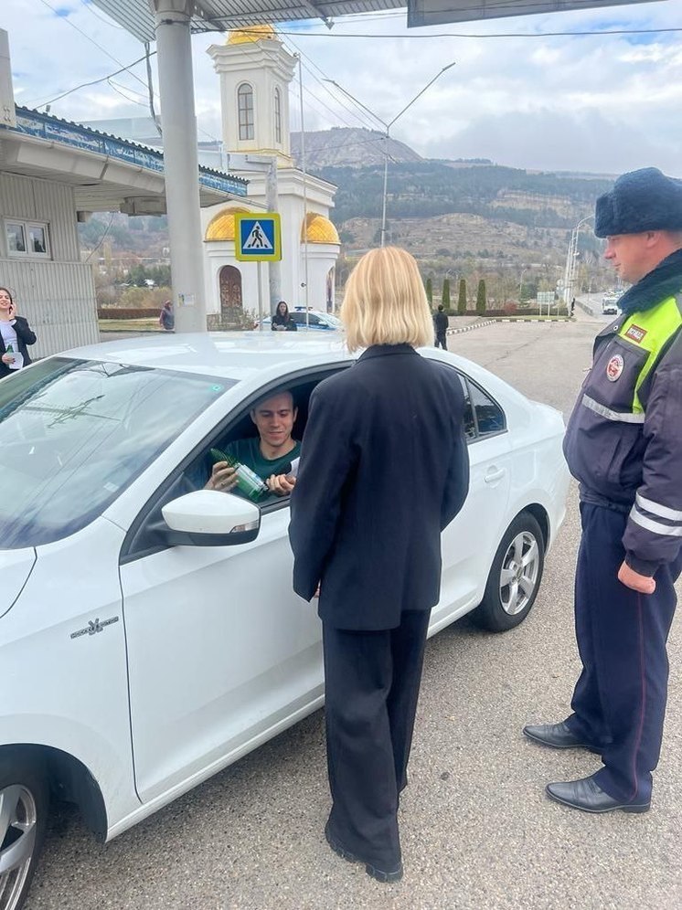 220 водителей поздравили на улицах Кисловодска с Днем автомобилиста