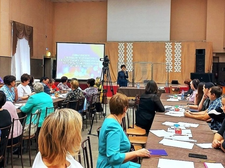 В Хакасии прошёл семинар-практикум по изобразительному искусству