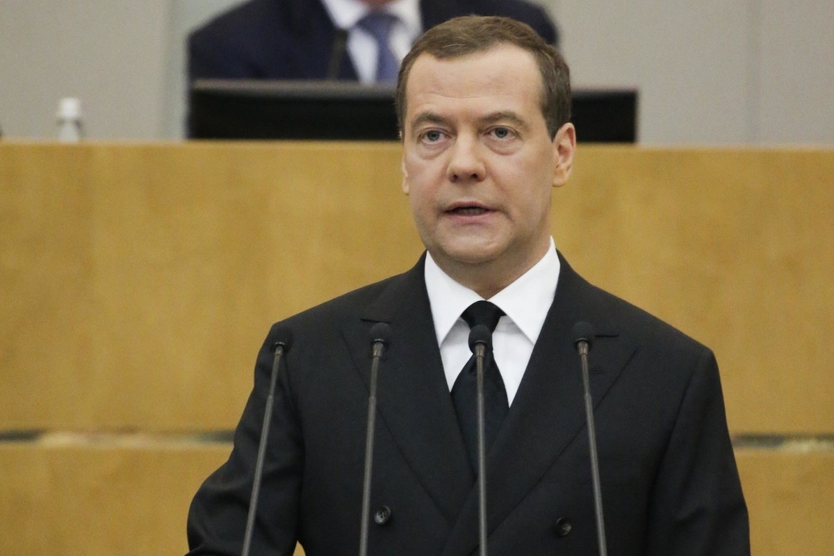 Медведев о публикации Маска про США и Иран: не забывайте про РФ