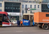 Настоящая пробка из «уличных поездов» образовалась на улице Балтахинова в столице Бурятии