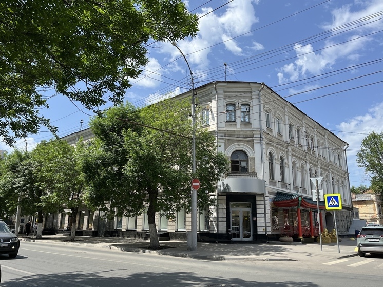 В Саратове горела бывшая гостиница, где жил и умер изобретатель электрической лампочки Яблочков