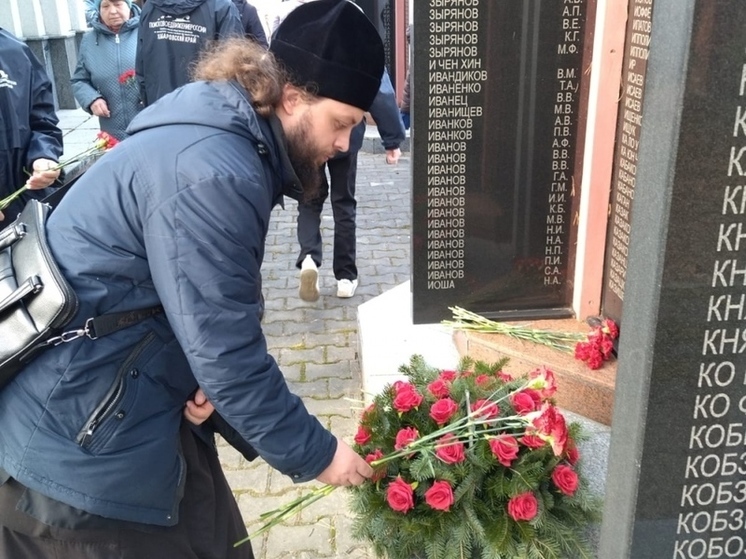 В Хабаровске у часовни Воскресения Христова почтили память жертв политических репрессий