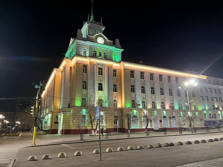 В центре Улан-Удэ идет монтаж архитектурной подсветки
