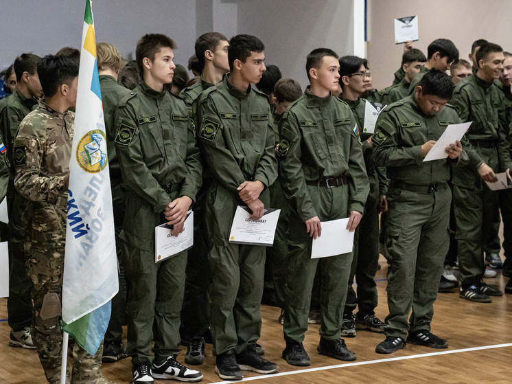 Выпускникам центра «Воин» в Бурятии вручили сертификаты об обучении