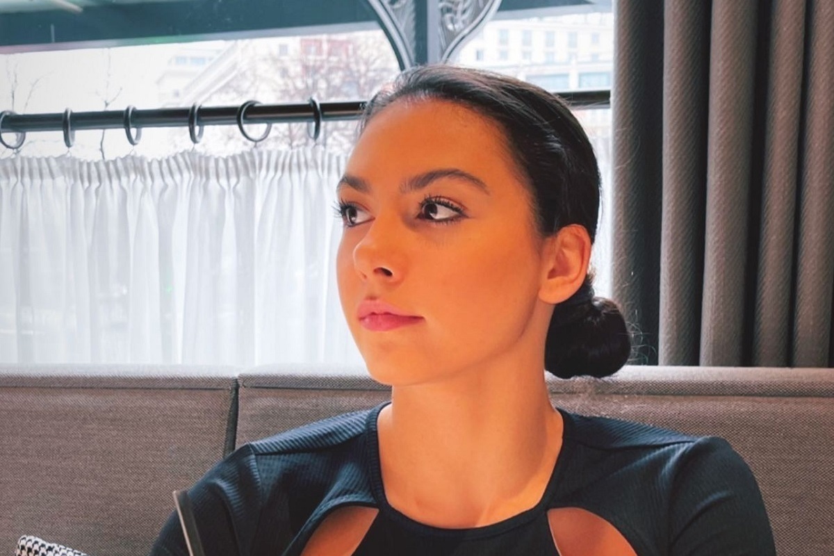 Хорошеющая на глазах Крамаренко околдовала жгучим взглядом