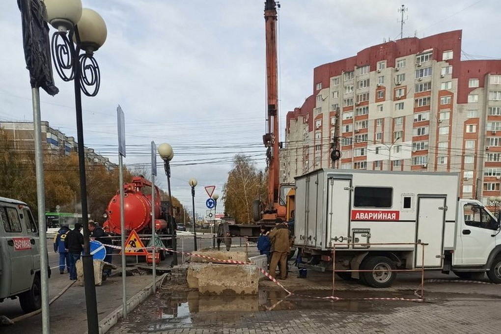 В Курске завершился ремонт на месте порыва теплосети на улице Студенческой
