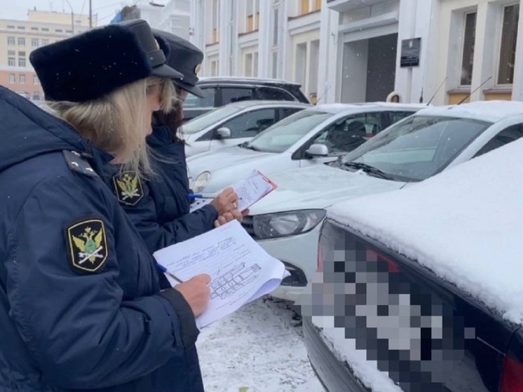 Свердловчанин оставил свой автомобиль судебным приставам