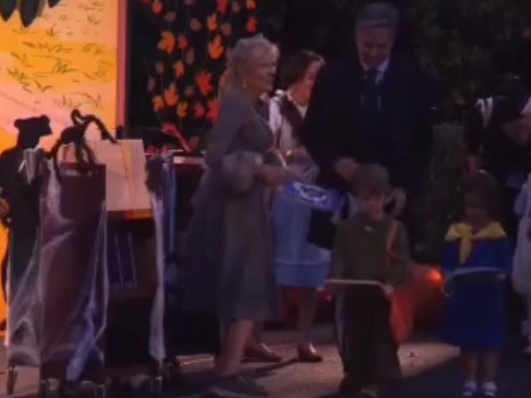 Блинкен нарядил сына Зеленским на Хэллоуин и показал Байдену