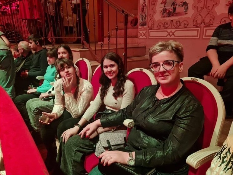 Незрячие дети из Луганска посетили цирковое представление в Санкт-Петербурге