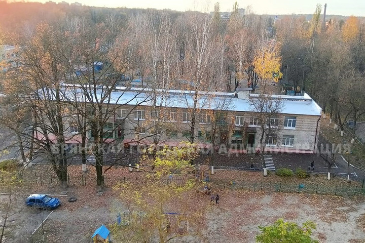 Крыши пяти детсадов в Брянске уже отремонтированы