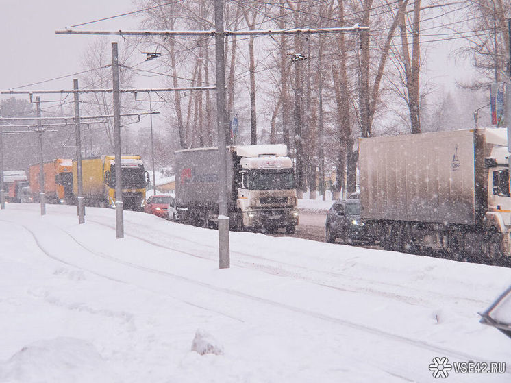 Пробки парализовали движение в Кемерове