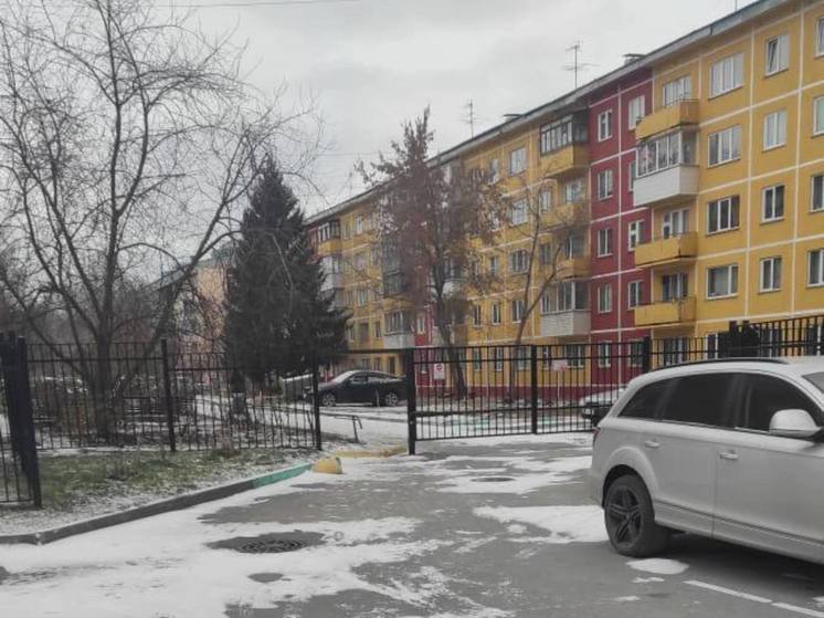 В Новосибирске отменили публичный сервитут проезда на Адриена Лежена