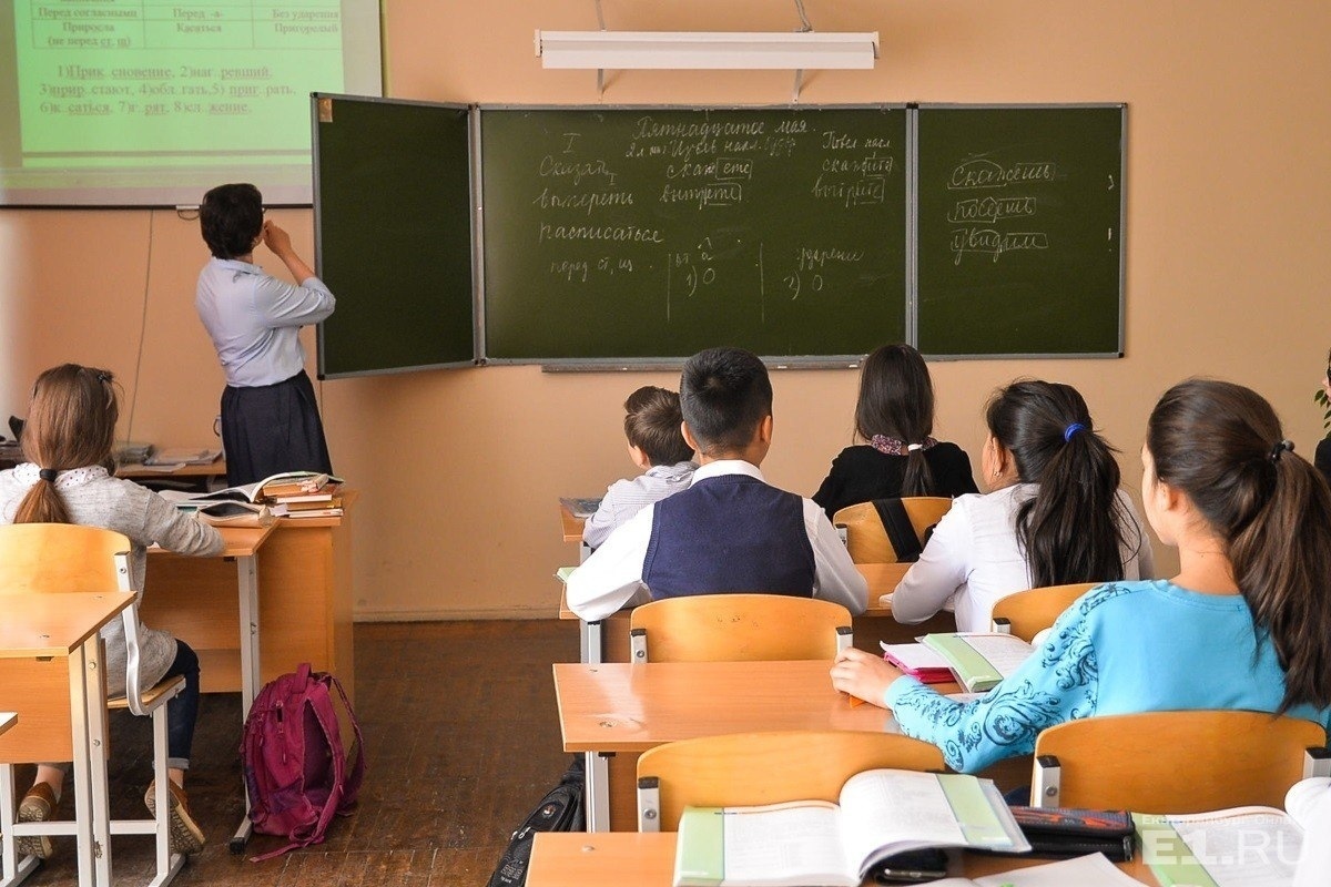 Во Владимире поднимут оклады учителям-студентам