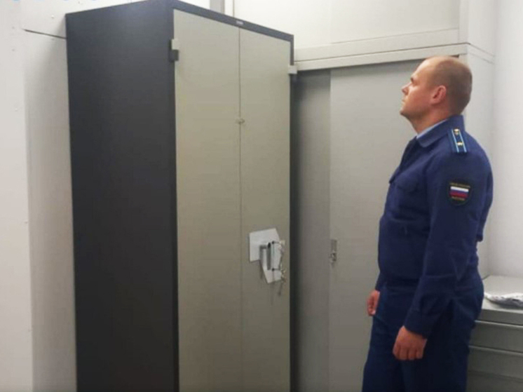 Благодаря вмешательству прокуратуры в краеведческом музее Новой Усмани достали из закромов новое музейное оборудование