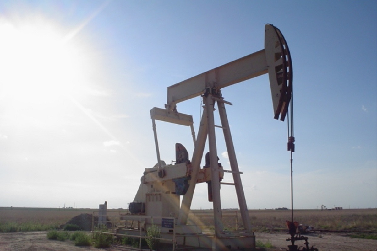 Нефть Brent подешевела до минимума с начала октября