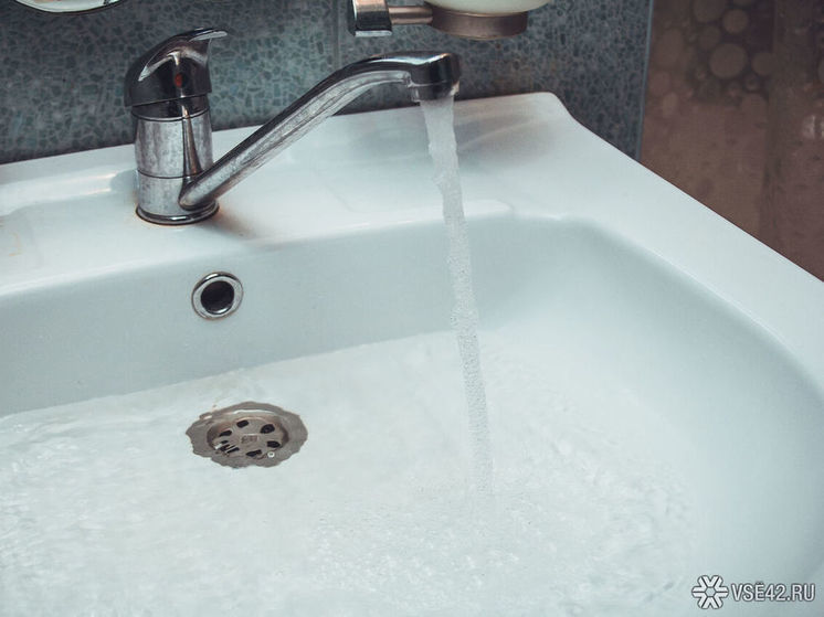 В Кузбасском поселке вслед за отключением света отключили и воду