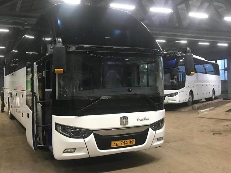 Два новых туристических автобуса марки Zhong Tong поступили в Псковскую область