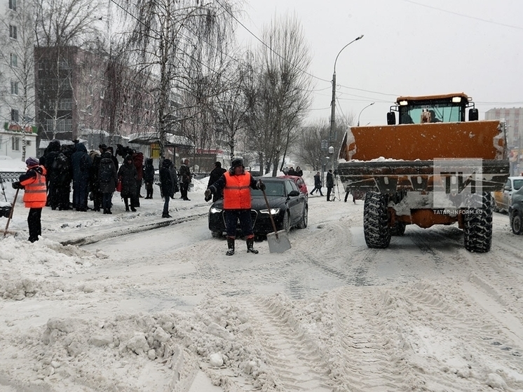 23 млн рублей Казань направит на дополнительных дорожных рабочих и водителей