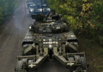ВСУ вынуждены оставлять подбитые западные танки на поле боя, так как ВС РФ не дают им возможности оттащить поврежденную технику в тыл для ремонта, сообщает Bild