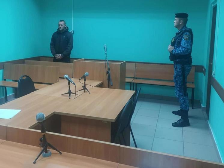 Чужой телефон обернулся для брянского таксиста скамьей подсудимых